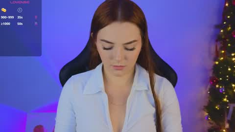 Snapshot of sarah_swtt chatting on December 2024 03:33:02 AM - next broadcast 28 nov  7 pm Col online show from December 2024 03:33:02 AM