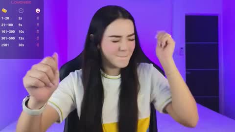 Snapshot of sarah_swtt chatting on October 2025 04:44:02 AM - next broadcast 28 nov  7 pm Col online show from October 2025 04:44:02 AM