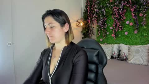 Sarah Deyvis online show from March 2026 01:51:01 PM