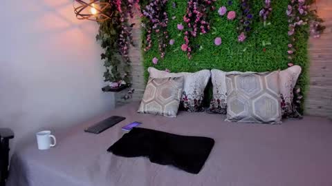 Sarah Deyvis online show from March 2026 05:21:01 PM