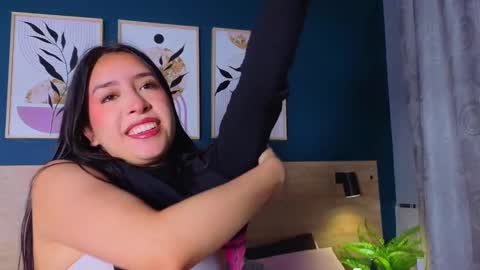 Sarah online show from November 2025 07:45:02 PM