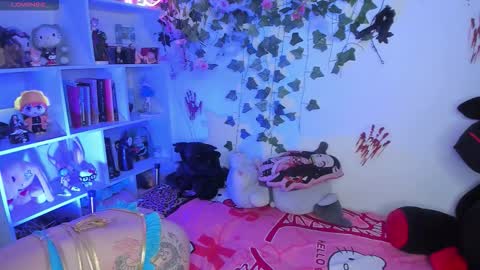 Sarah NEW ACCOUNT online show from November 2025 05:57:02 PM