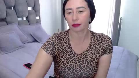 Lia online show from September 2025 03:44:01 PM