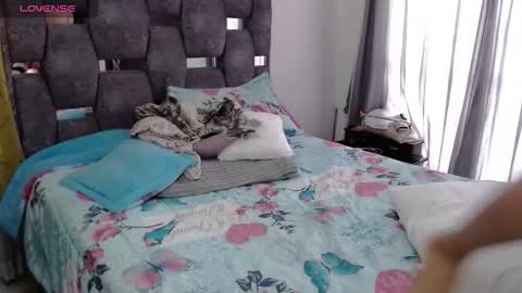 Lia online show from October 2025 06:16:02 PM