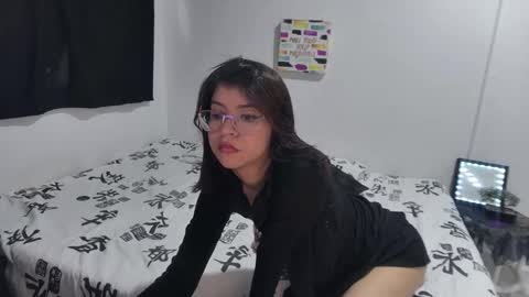 Sarah  online show from November 2025 07:02:02 PM