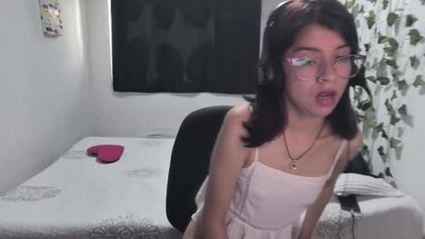 Sarah  online show from February 2026 07:32:02 PM