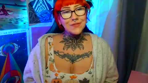 Snapshot of saraht666 chatting on November 2025 06:38:02 AM Sarah T online show from November 2025 06:38:02 AM