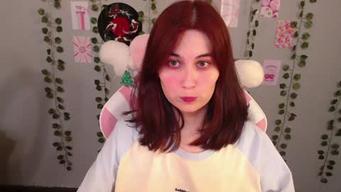 Snapshot of sarakinski chatting on January 2025 12:47:02 PM Sara online show from January 2025 12:47:02 PM