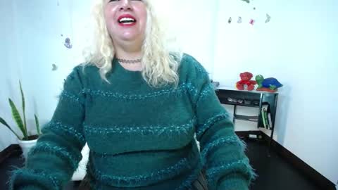 Snapshot of saralovens chatting on December 2024 06:17:02 PM Saraloves online show from December 2024 06:17:02 PM