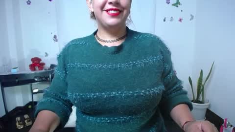 Snapshot of saralovens chatting on January 2025 12:24:01 PM Saraloves online show from January 2025 12:24:01 PM