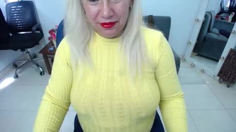 Snapshot of saralovens chatting on September 2025 03:28:01 PM Saraloves online show from September 2025 03:28:01 PM