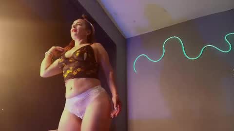 Sara  online show from December 2025 02:46:02 PM