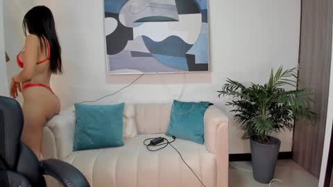 Snapshot of saraparkerx chatting on January 2025 12:59:02 AM I am Sara online show from January 2025 12:59:02 AM