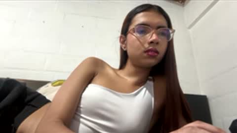 sarasaenz999 online show from February 2026 09:37:02 PM