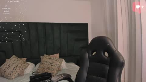 Snapshot of sarawagner_ chatting on May 2026 12:27:01 AM online show from May 2026 12:27:01 AM