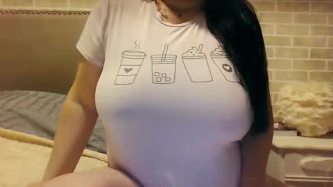 Snapshot of saretta46 chatting on December 2024 01:32:02 AM Sara online show from December 2024 01:32:02 AM