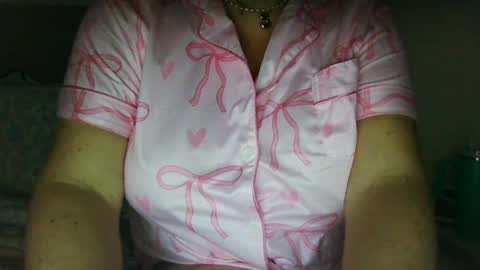 Snapshot of saretta46 chatting on October 2025 12:41:02 AM Sara online show from October 2025 12:41:02 AM