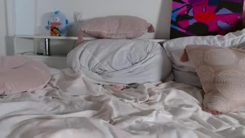 Your Selena 3 online show from February 2026 06:26:01 AM