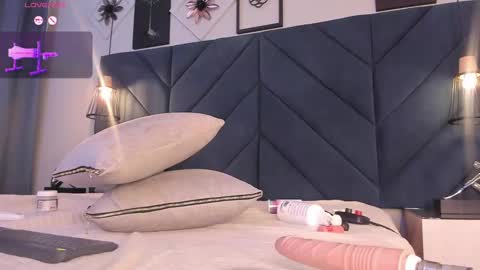 Sara  online show from March 2025 09:57:01 AM