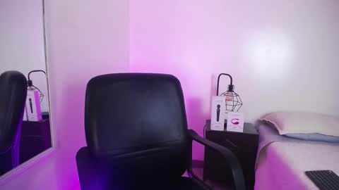 Sasha Brattz online show from September 2025 09:38:01 PM