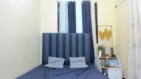 Snapshot of sasha_hale_ chatting on January 2025 05:53:01 PM My name is Sasha I will be glad if you spend your time with me 3 you can DM me if you need me online show from January 2025 05:53:01 PM