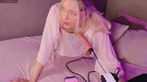 Snapshot of sasha_hardy chatting on May 2026 09:23:02 PM Sasha online show from May 2026 09:23:02 PM