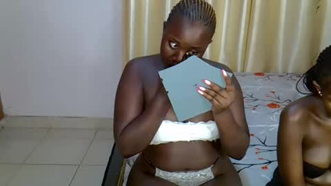 Snapshot of sasha_mollie chatting on November 2025 08:51:01 PM Sasha online show from November 2025 08:51:01 PM