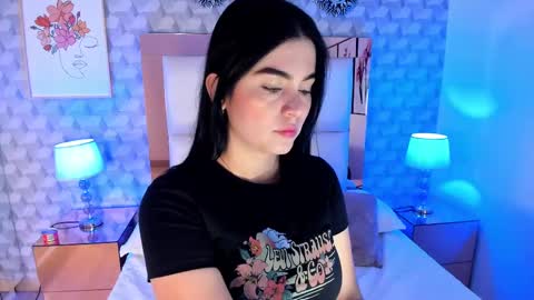 Camila  online show from October 2025 11:19:01 AM