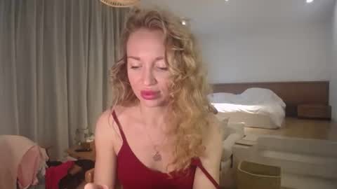 Sasha online show from December 2025 05:48:01 AM