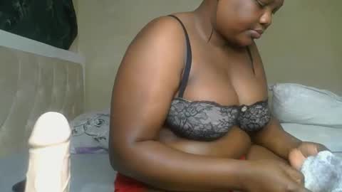 sassie_bee online show from December 2024 10:47:01 PM