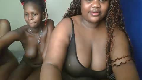 sassie_bee online show from September 2025 11:04:02 PM