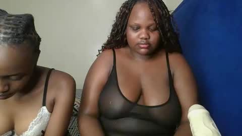 sassie_bee online show from September 2025 06:41:02 PM