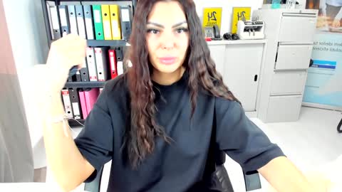 sassytiff online show from September 2025 01:02:02 PM