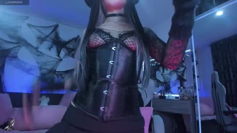    im expecting 300 thumbs up on my altar online show from October 2025 11:03:01 PM