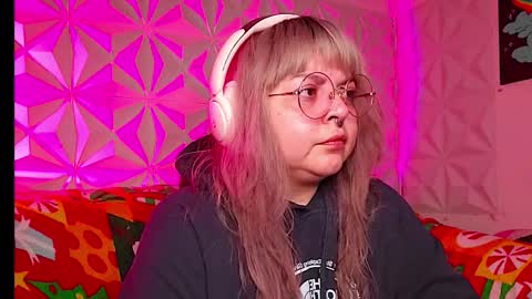 Gina George online show from December 2025 10:28:02 PM