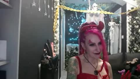 SaucySky online show from October 2025 07:43:01 PM