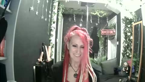 Snapshot of saucysky chatting on April 2026 08:39:01 PM SaucySky online show from April 2026 08:39:01 PM