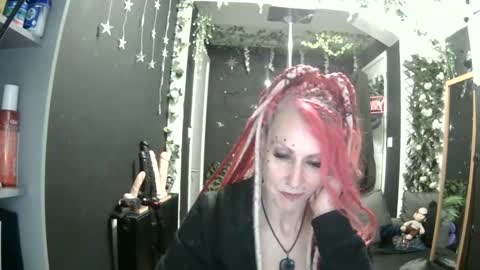 Snapshot of saucysky chatting on May 2026 06:45:01 PM SaucySky online show from May 2026 06:45:01 PM