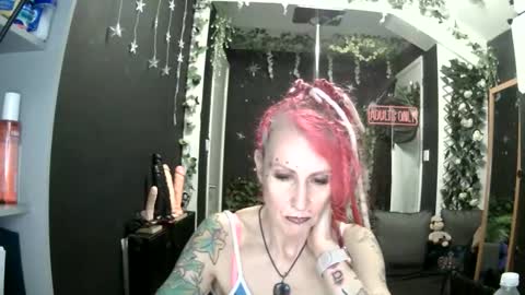 Snapshot of saucysky chatting on May 2026 09:11:02 PM SaucySky online show from May 2026 09:11:02 PM