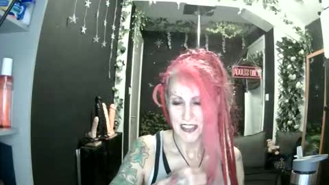 Snapshot of saucysky chatting on May 2026 07:55:02 PM SaucySky online show from May 2026 07:55:02 PM