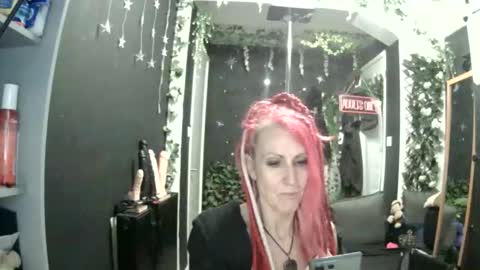 Snapshot of saucysky chatting on May 2026 10:37:02 PM SaucySky online show from May 2026 10:37:02 PM