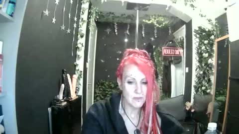 Snapshot of saucysky chatting on May 2026 07:13:01 AM SaucySky online show from May 2026 07:13:01 AM
