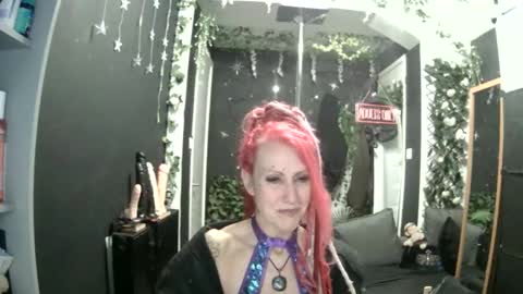 Snapshot of saucysky chatting on May 2026 08:07:02 PM SaucySky online show from May 2026 08:07:02 PM