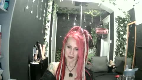 Snapshot of saucysky chatting on May 2026 09:21:01 PM SaucySky online show from May 2026 09:21:01 PM