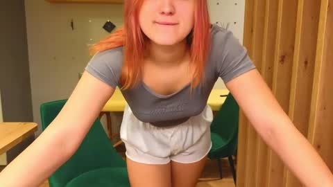 Snapshot of sav_anna chatting on December 2024 05:53:02 PM LUNA and ANNA    online show from December 2024 05:53:02 PM