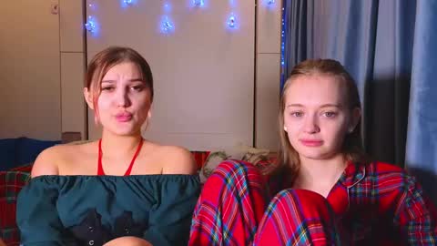 Snapshot of sav_anna chatting on December 2024 05:15:02 PM LUNA and ANNA    online show from December 2024 05:15:02 PM