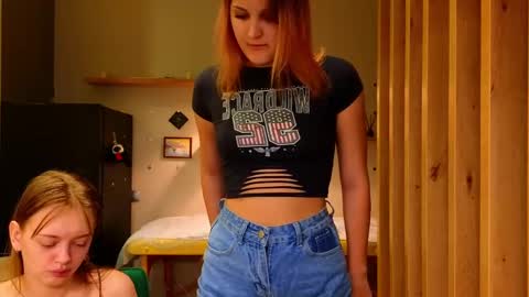 Snapshot of sav_anna chatting on January 2025 06:03:02 PM LUNA and ANNA    online show from January 2025 06:03:02 PM