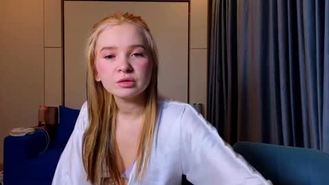 Snapshot of sav_anna chatting on February 2025 05:44:01 PM LUNA and ANNA    online show from February 2025 05:44:01 PM