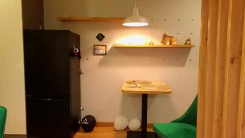 Snapshot of sav_anna chatting on February 2025 04:53:02 PM LUNA and ANNA    online show from February 2025 04:53:02 PM