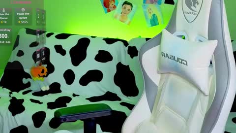 Ariel online show from September 2025 02:14:01 AM